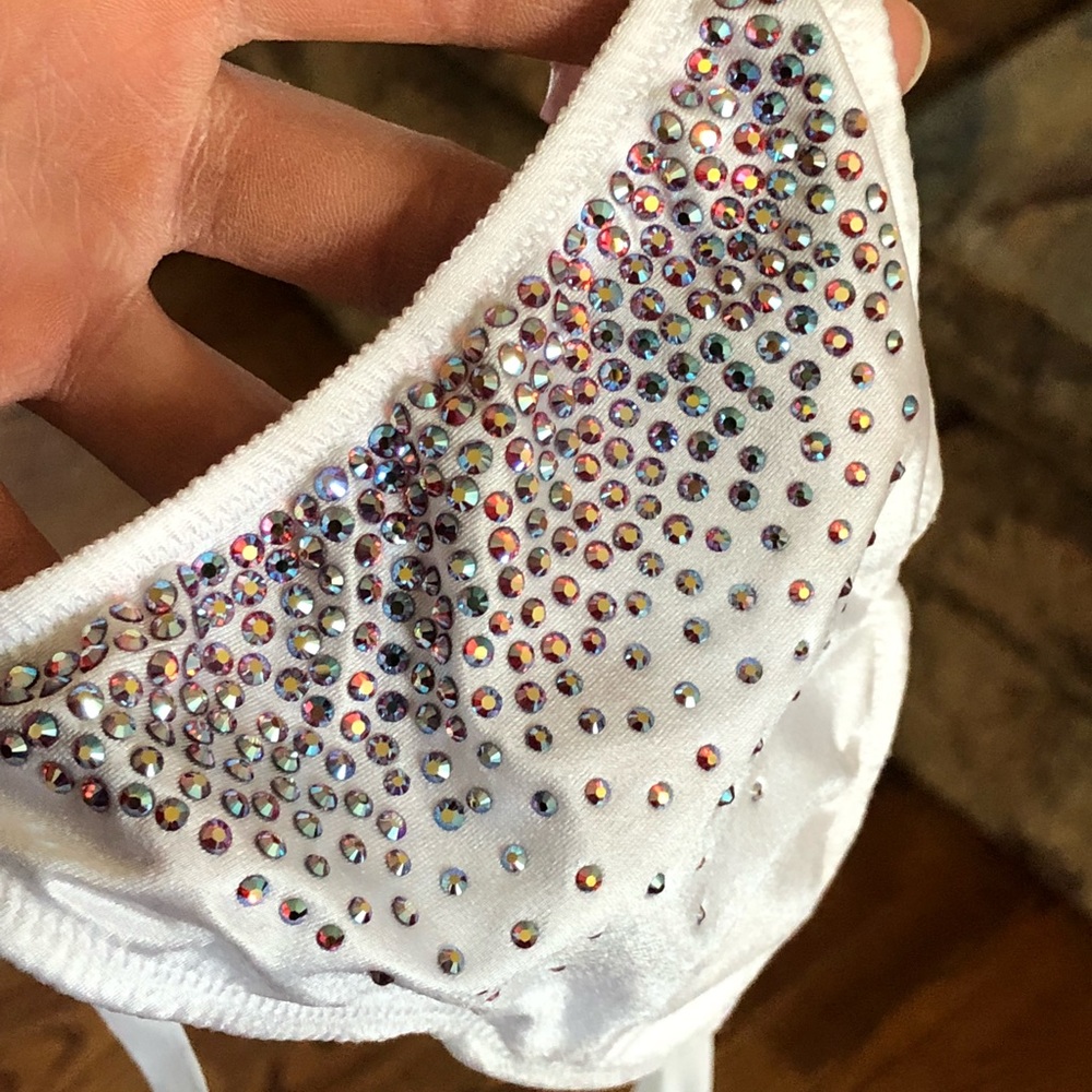 Oh my! Victoria’s Secret Fashion Show Stunner